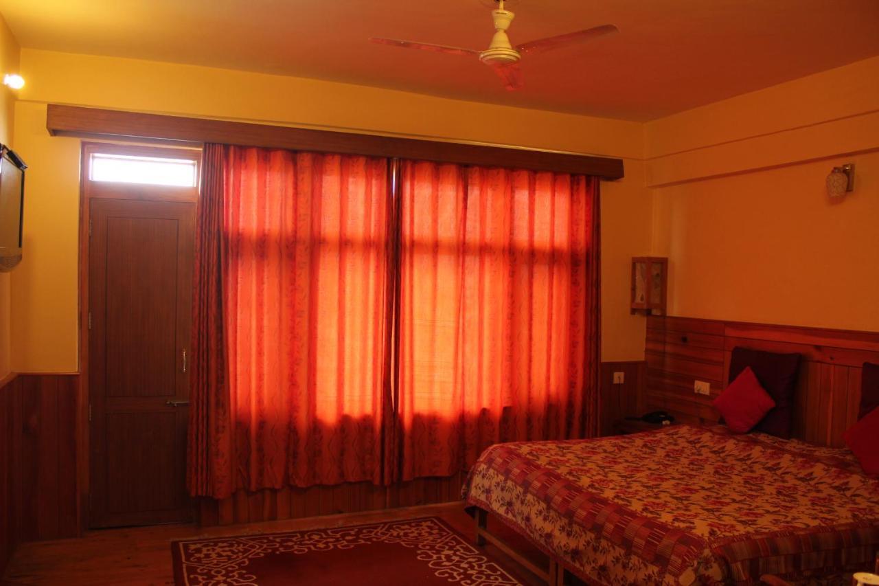 Pema Thang Hotel Kangra Eksteriør billede