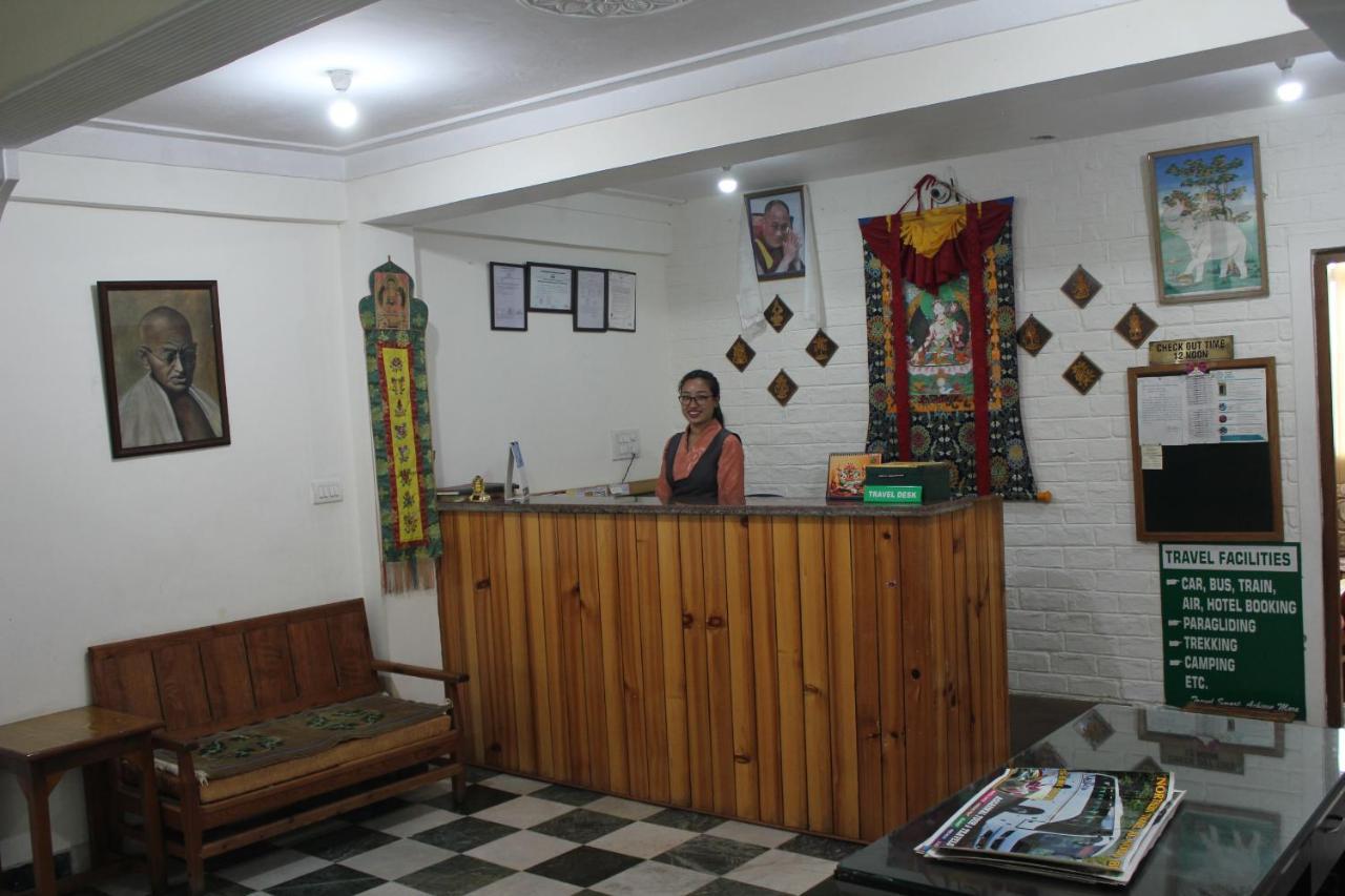 Pema Thang Hotel Kangra Eksteriør billede