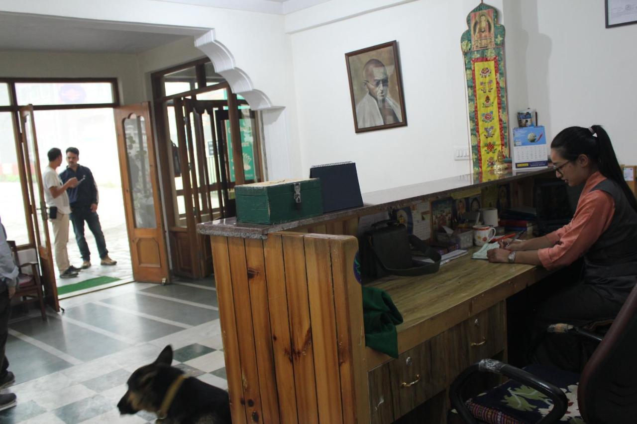 Pema Thang Hotel Kangra Eksteriør billede
