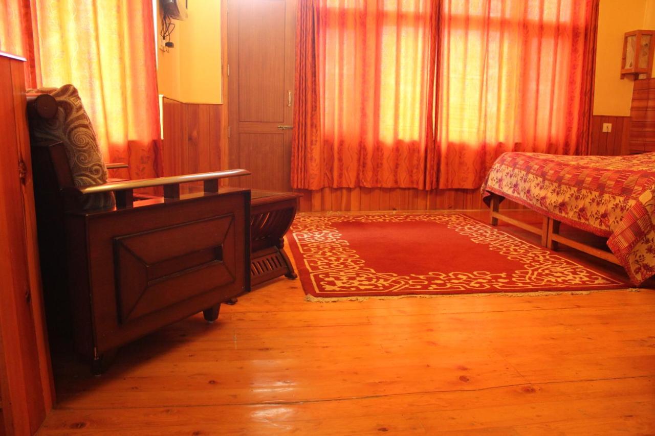Pema Thang Hotel Kangra Eksteriør billede