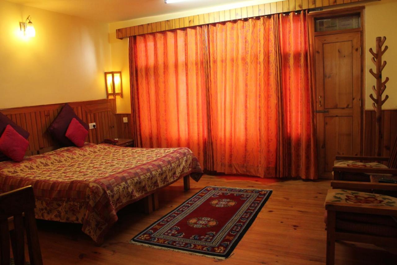 Pema Thang Hotel Kangra Eksteriør billede