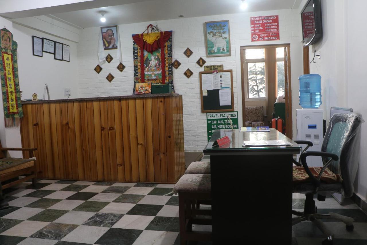 Pema Thang Hotel Kangra Eksteriør billede