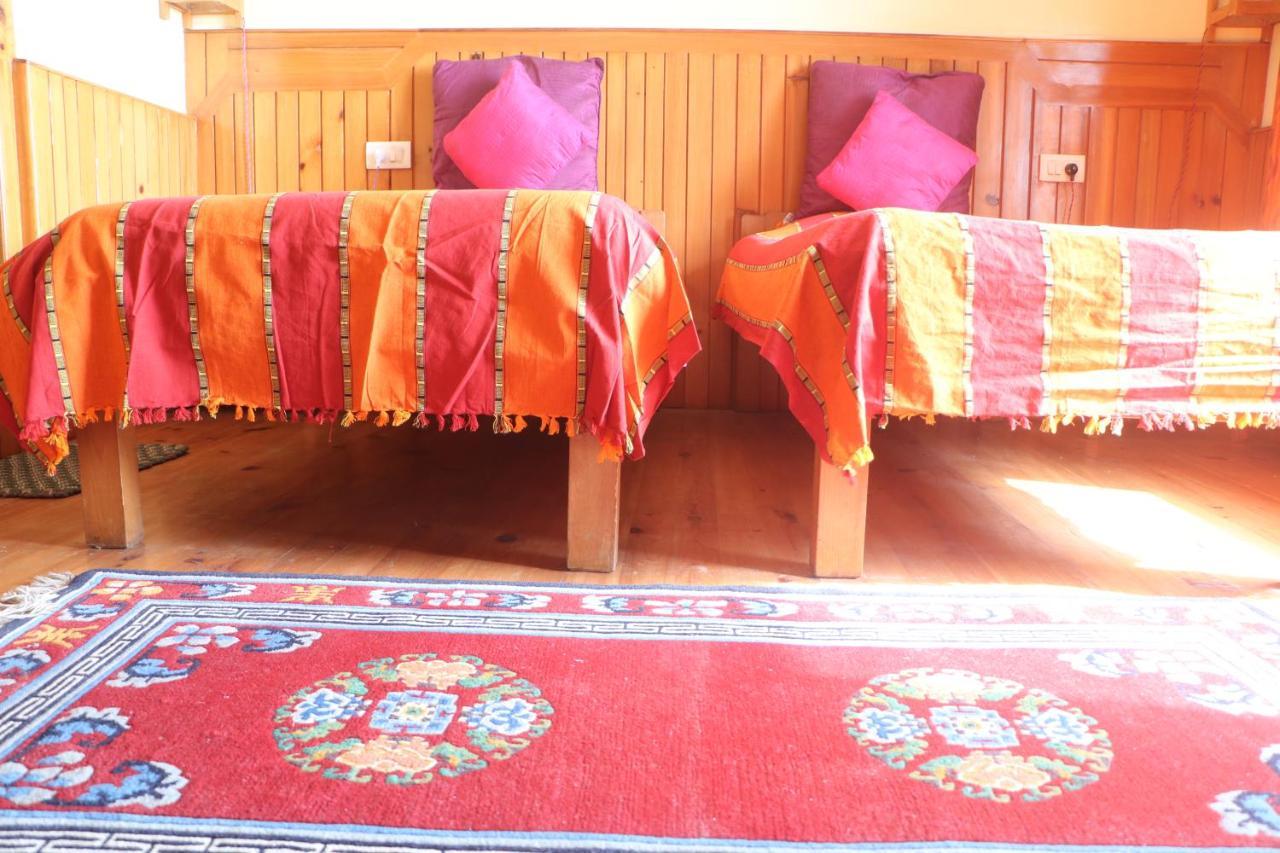 Pema Thang Hotel Kangra Eksteriør billede